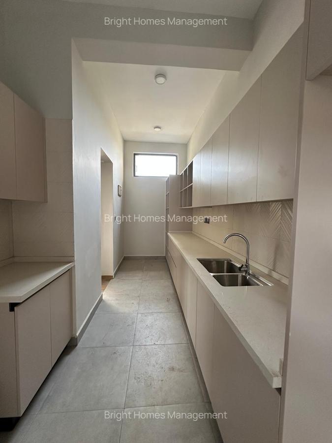 5 Bed Villa with En Suite in Runda - 18