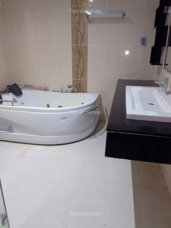 3 Bed Apartment with En Suite in Riverside - 8