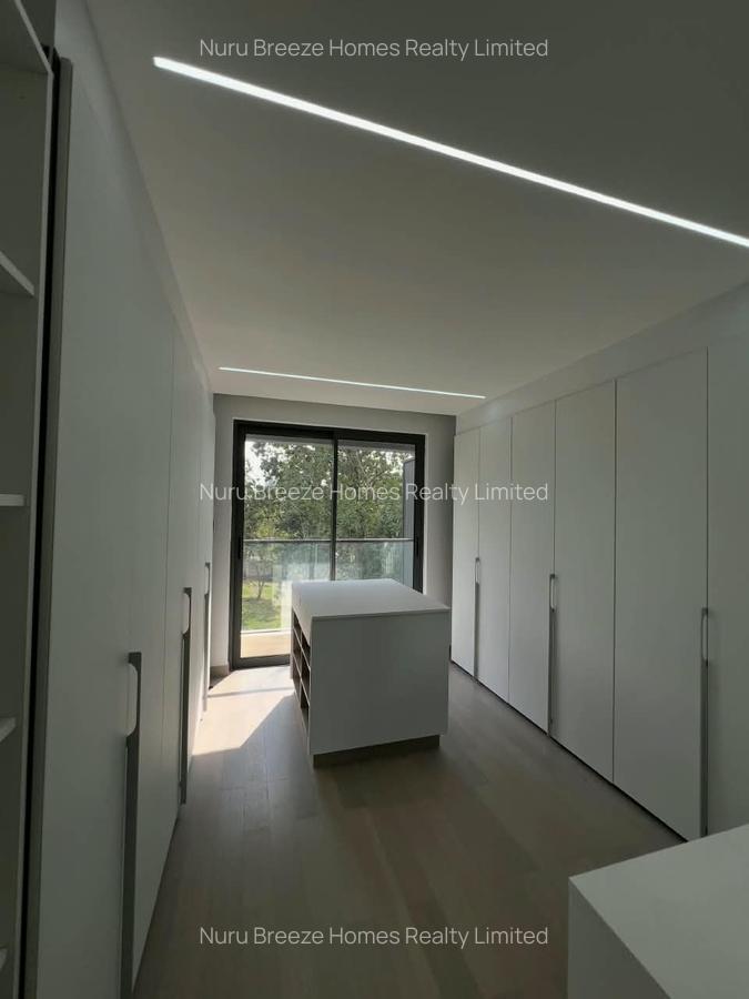 6 Bed Villa with En Suite in Lavington - 8