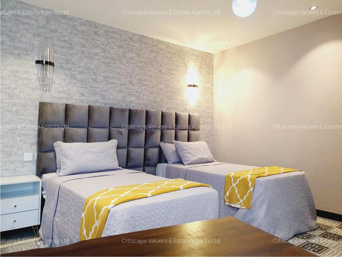 3 Bed Apartment with Swimming Pool in Riverside - 10