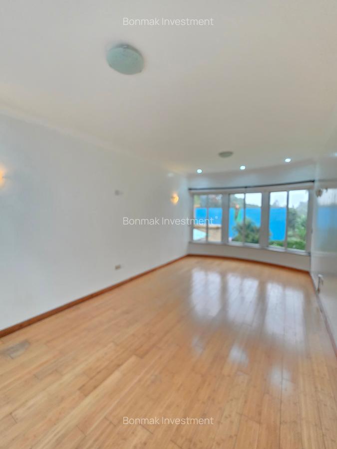 4 Bed Townhouse with En Suite at Riverside Drive - 8