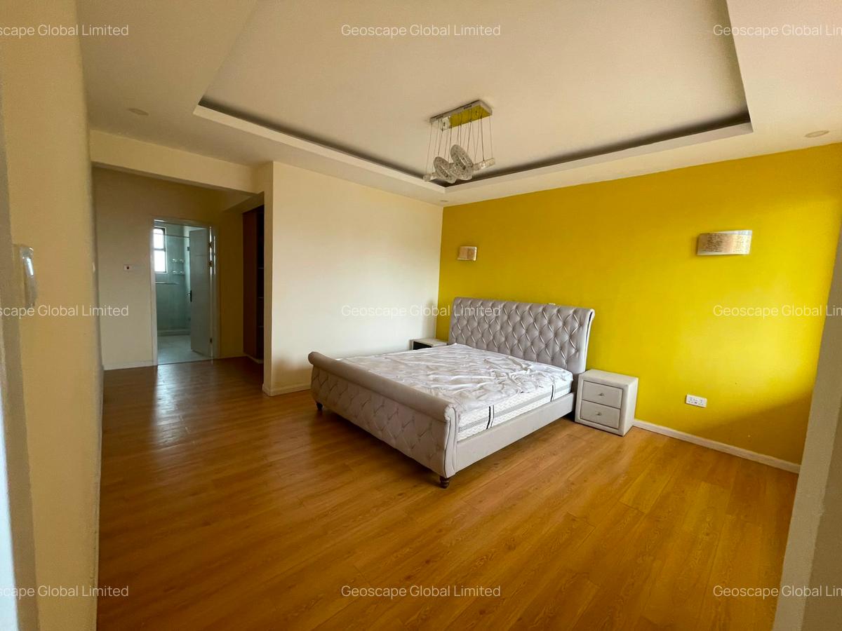 5 Bed Apartment with En Suite in Brookside - 13