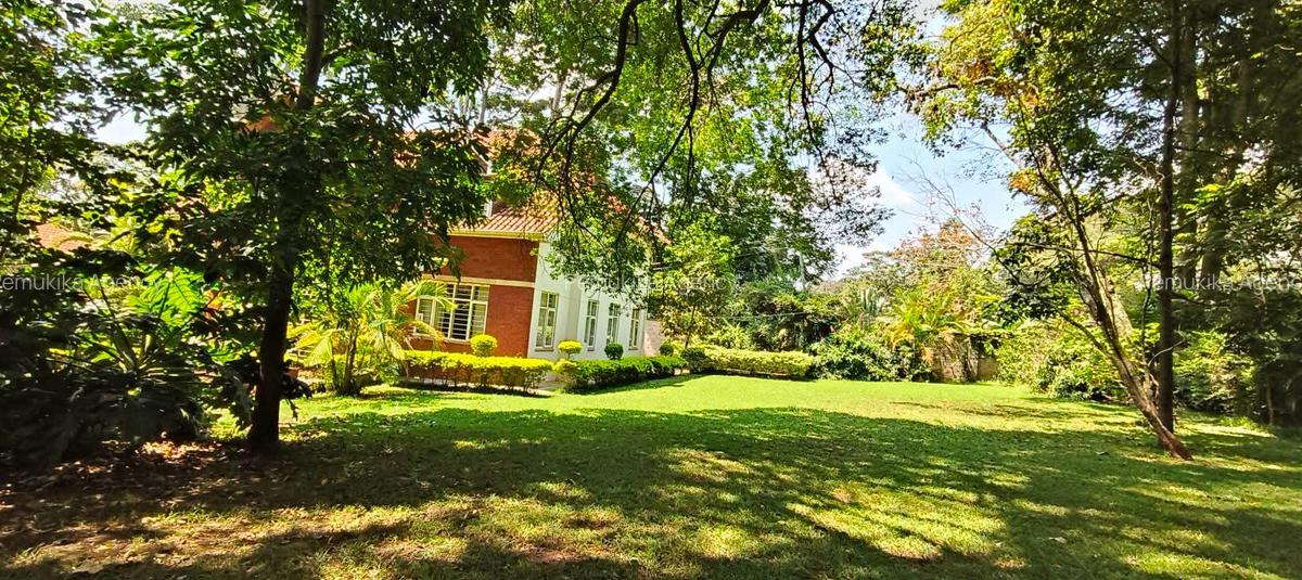 5 Bed Townhouse with En Suite in Rosslyn - 2