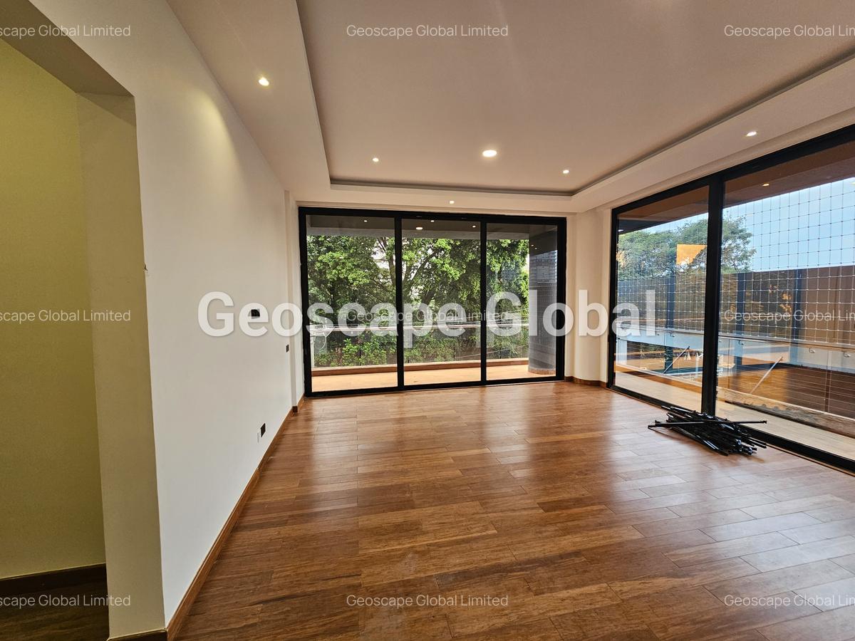 4 Bed Apartment with En Suite in Spring Valley - 1