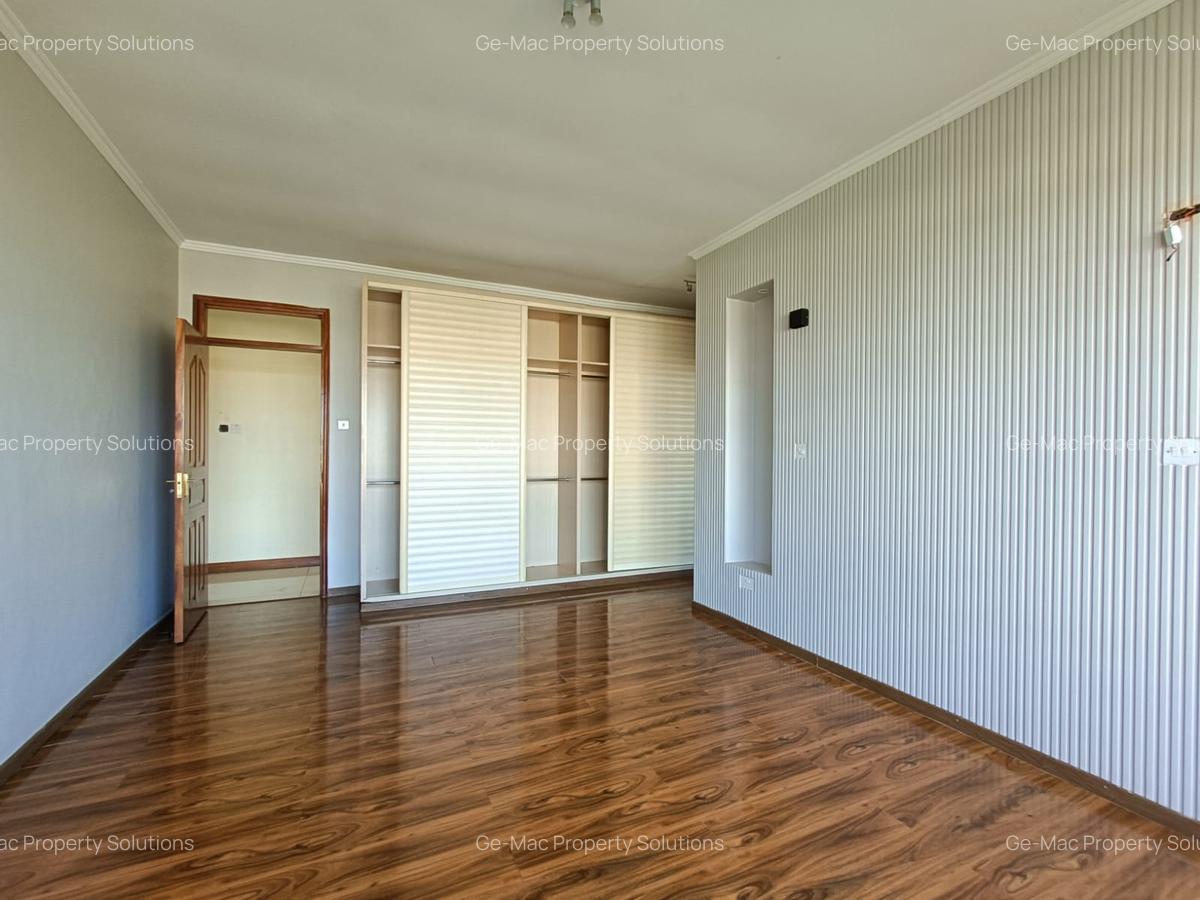 4 Bed House with En Suite in Runda - 17