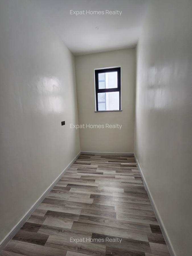 4 Bed Villa with En Suite in Lavington - 12