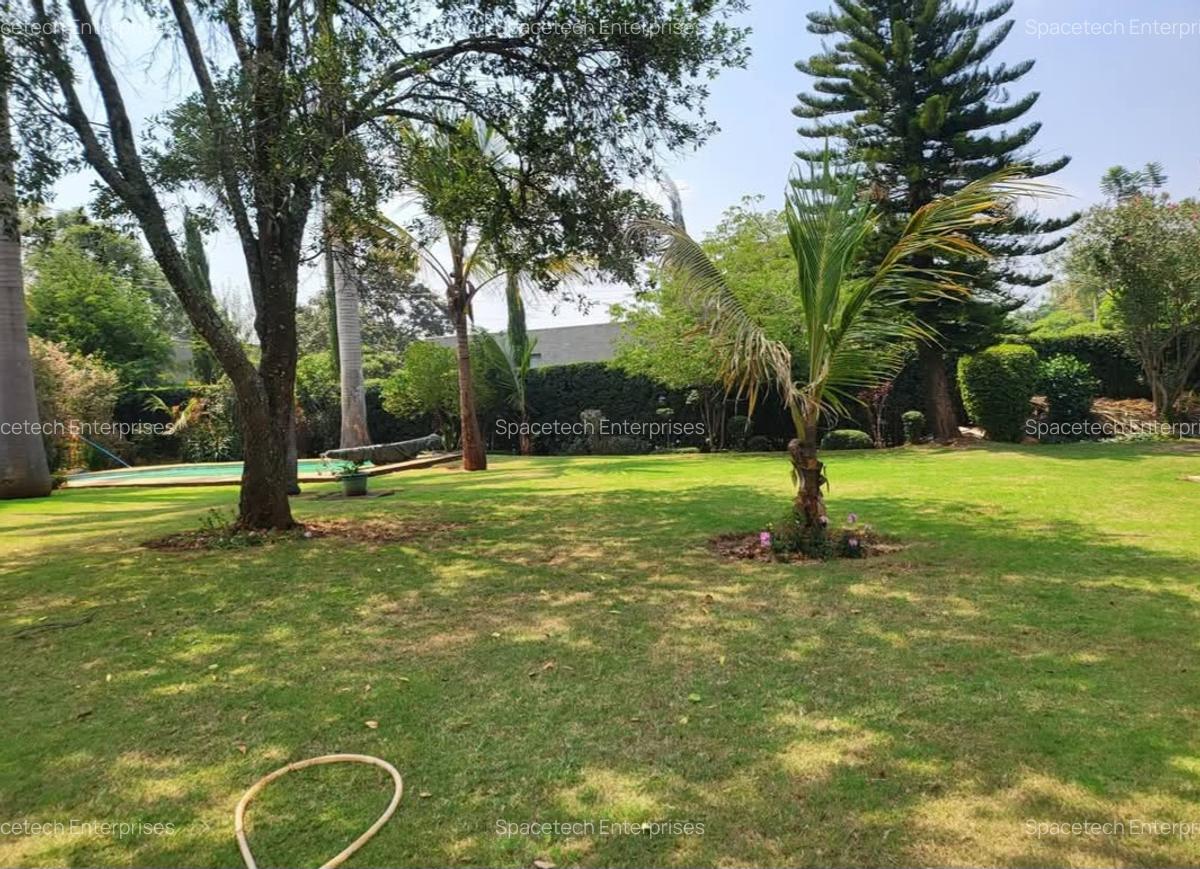 5 Bed House with En Suite in Runda - 4