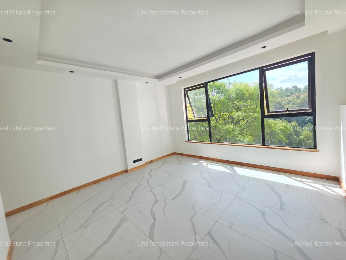 Serviced 2 Bed Apartment with En Suite in Spring Valley - 5