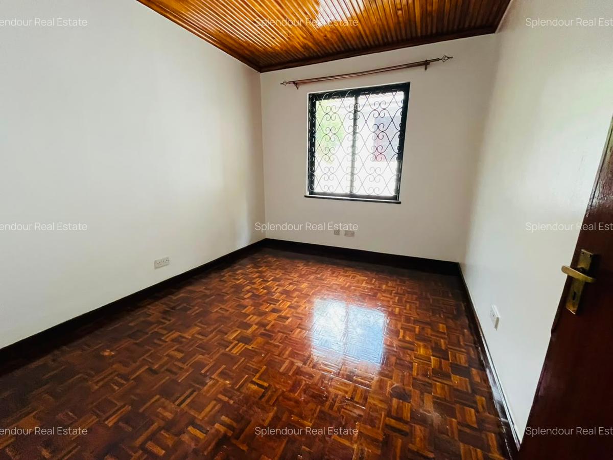 5 Bed Townhouse with En Suite in Lavington - 14