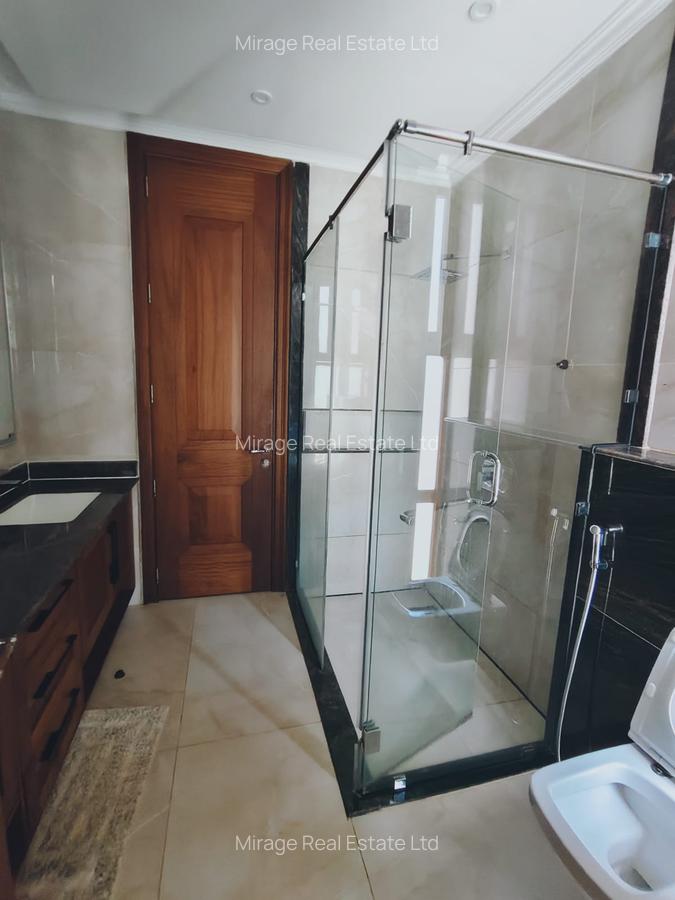 6 Bed Villa with En Suite in Lavington - 12