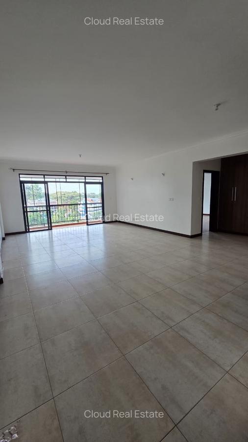 3 Bed Apartment with En Suite in Parklands - 14