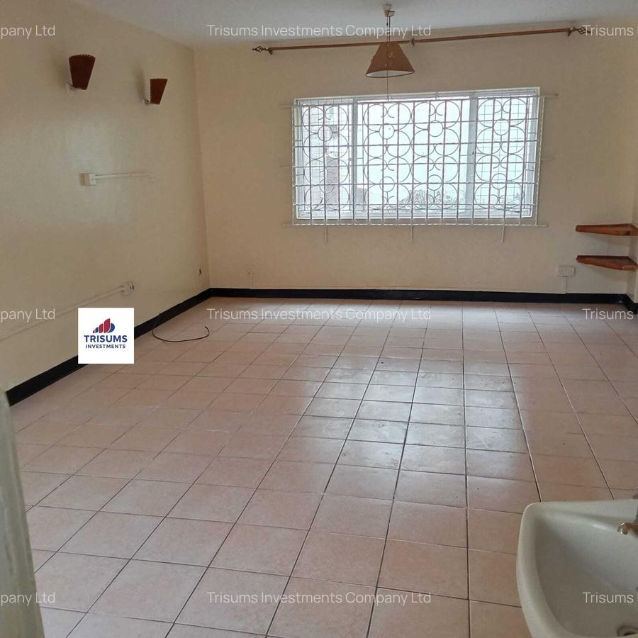 3 Bed Villa with En Suite in Parklands - 2
