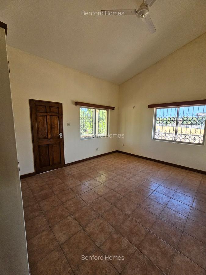 3 Bed Townhouse with En Suite at Nyali - 4
