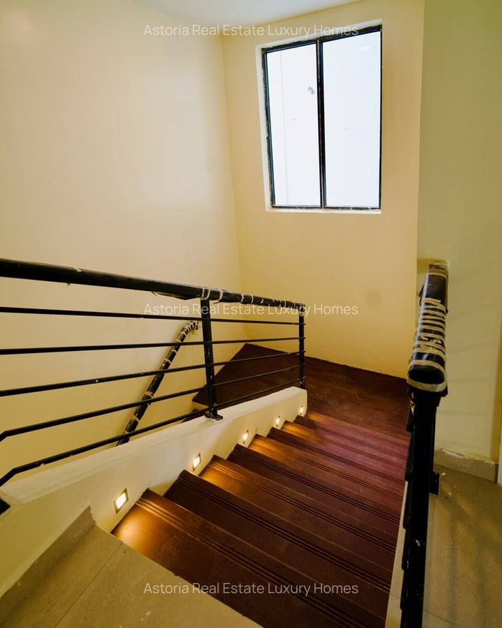 4 Bed Apartment with En Suite at 2026-430 - 14