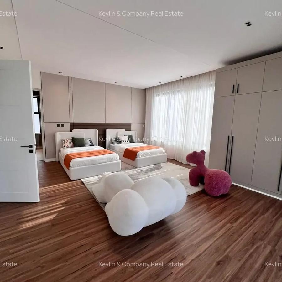 5 Bed Villa with En Suite in Runda - 14