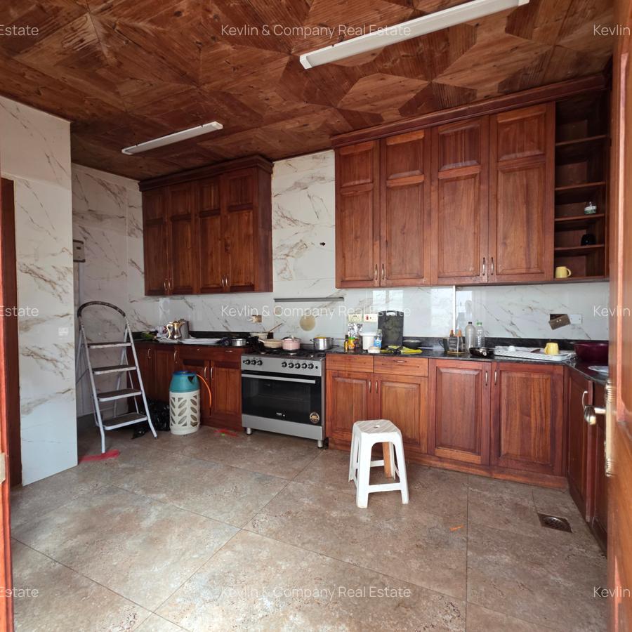 6 Bed Villa with En Suite in Lavington - 20