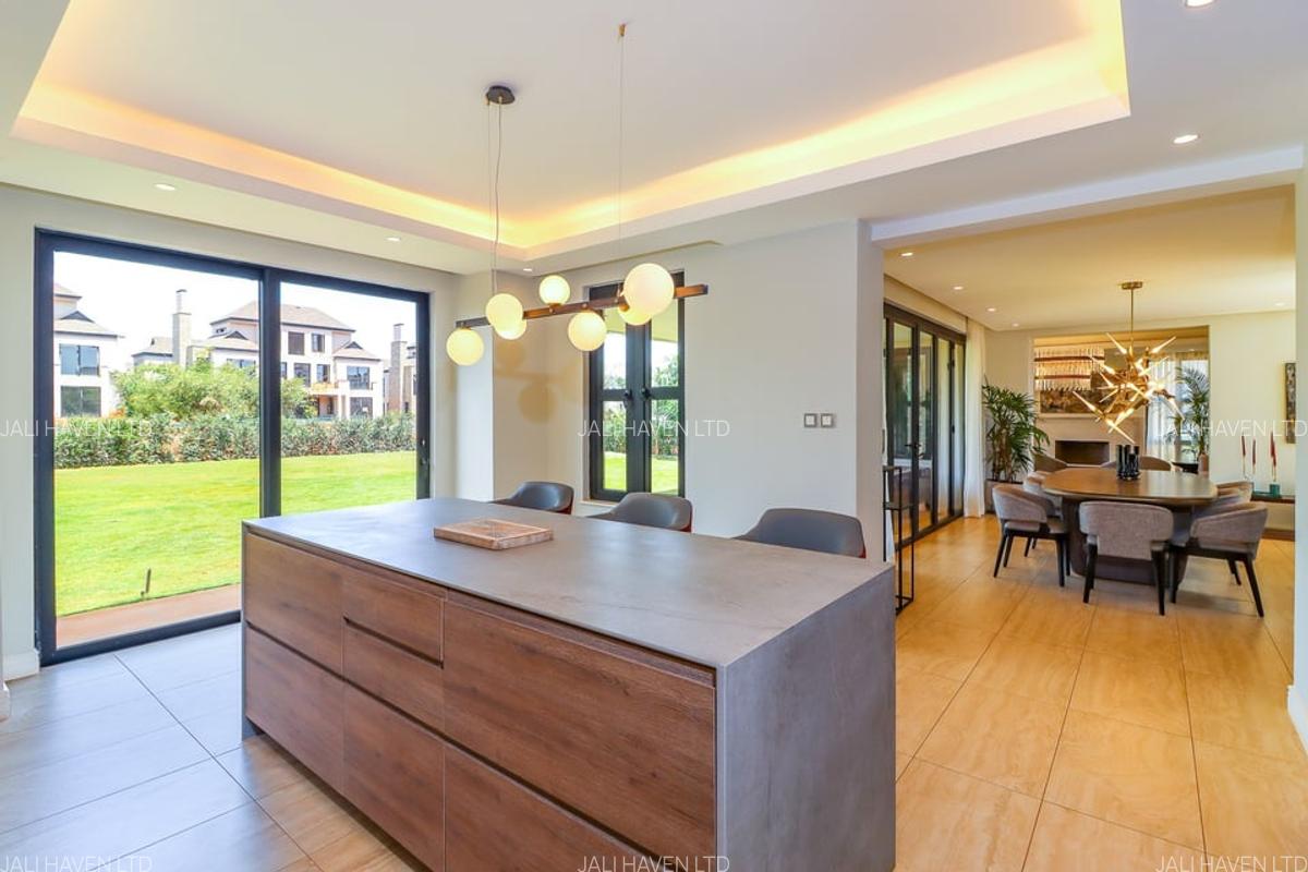 5 Bed Villa with En Suite in Runda - 8