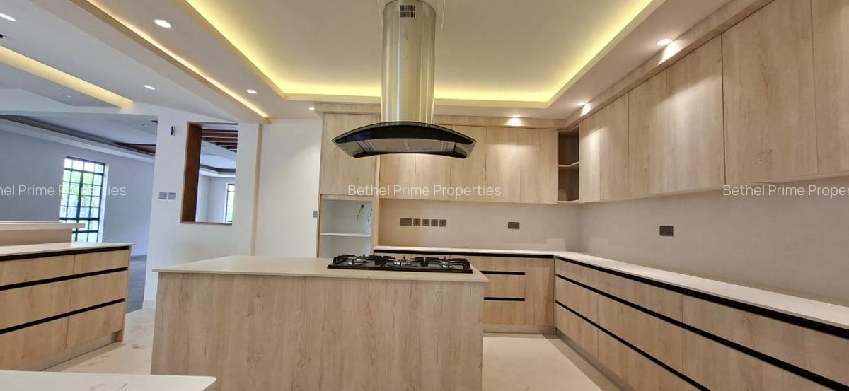 4 Bed Townhouse with En Suite in Spring Valley - 3