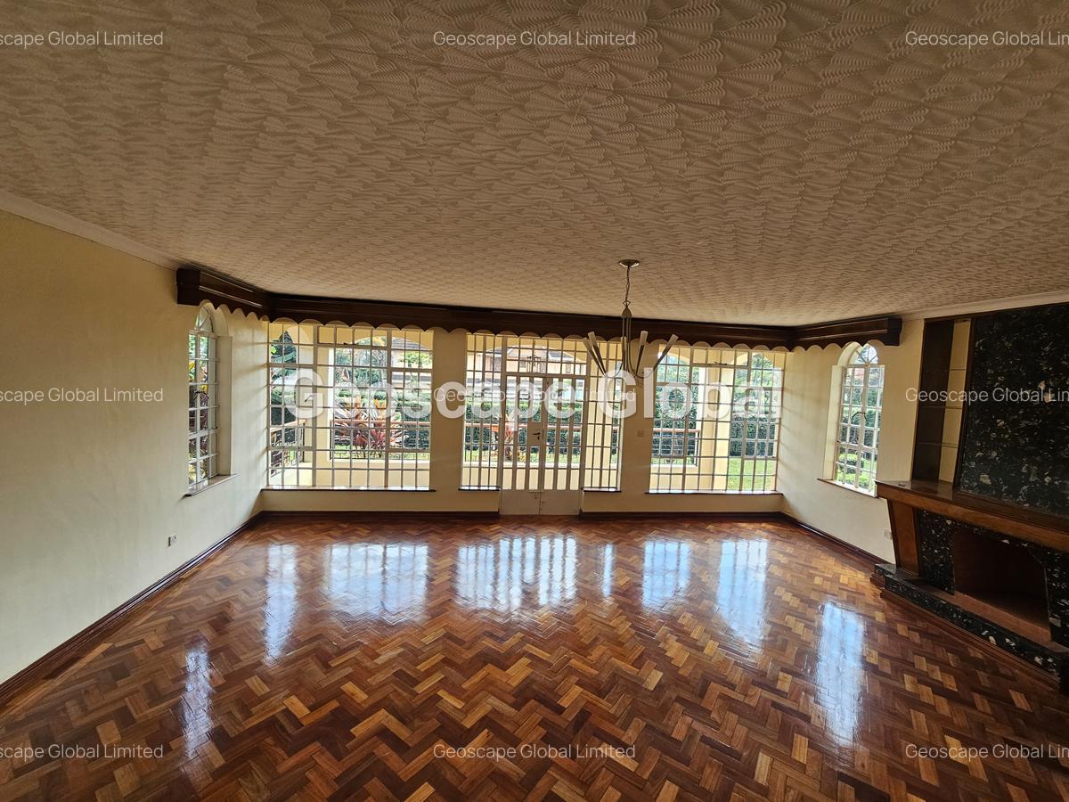 5 Bed House with En Suite in Runda - 3