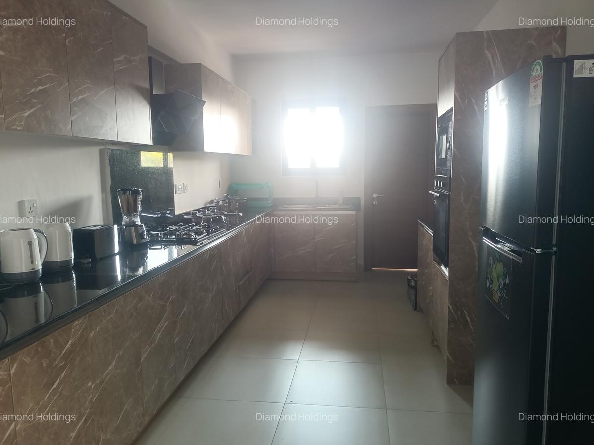 3 Bed Apartment with En Suite at Westlands - 11