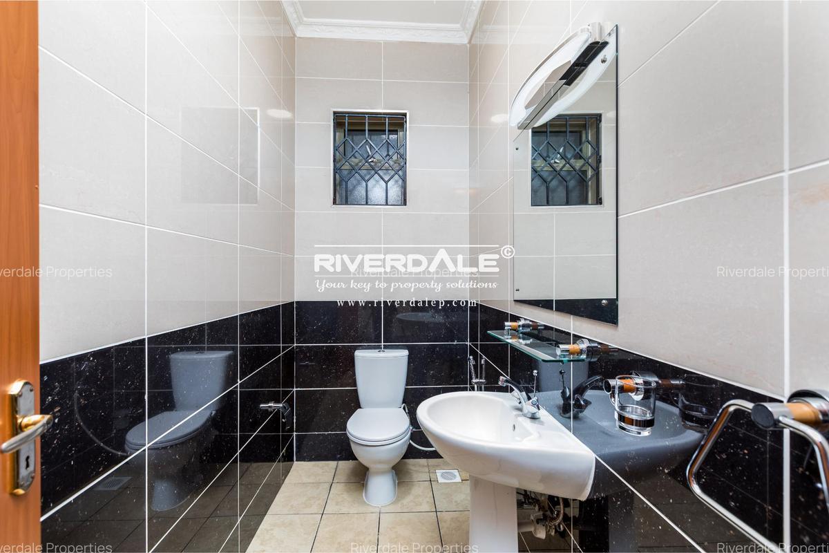 3 Bed Apartment with En Suite in Kilimani - 3