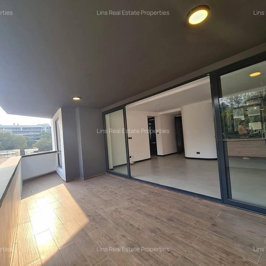 Serviced 2 Bed Apartment with En Suite in Spring Valley - 11