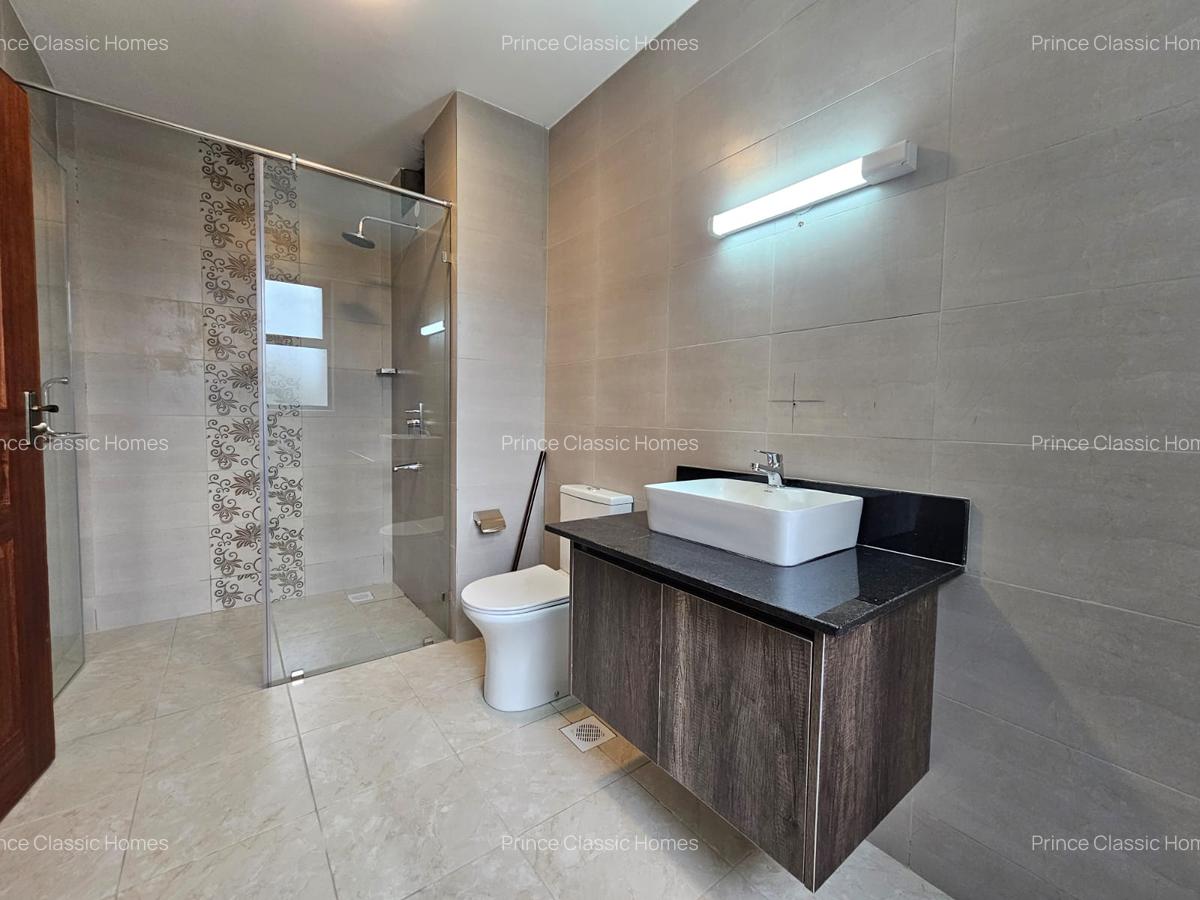 3 Bed Apartment with En Suite in Lavington - 11