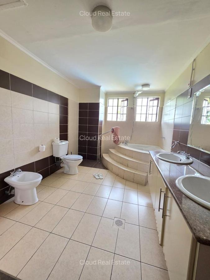 6 Bed Villa with Swimming Pool in Gigiri - 2