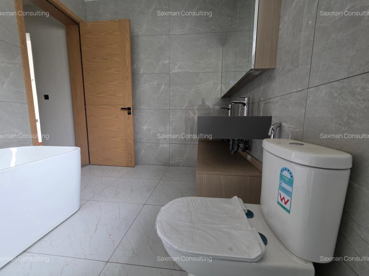 6 Bed Townhouse with En Suite in Lavington - 4