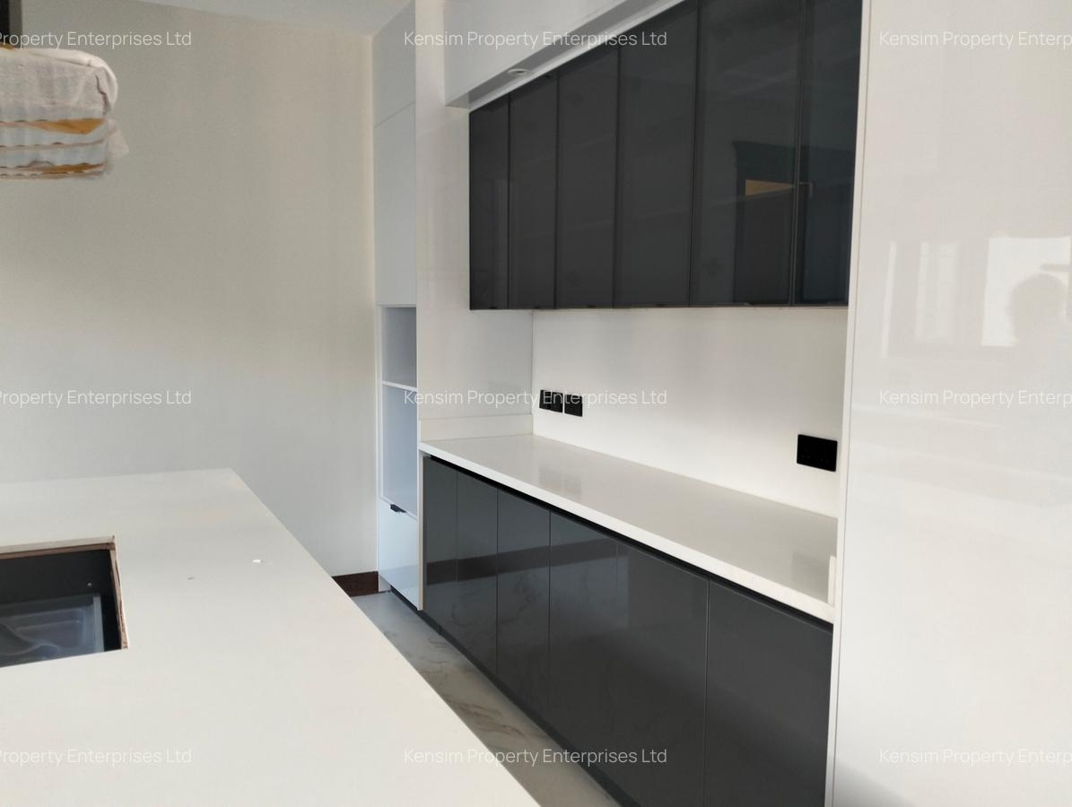 5 Bed Townhouse with En Suite in Nyari - 2