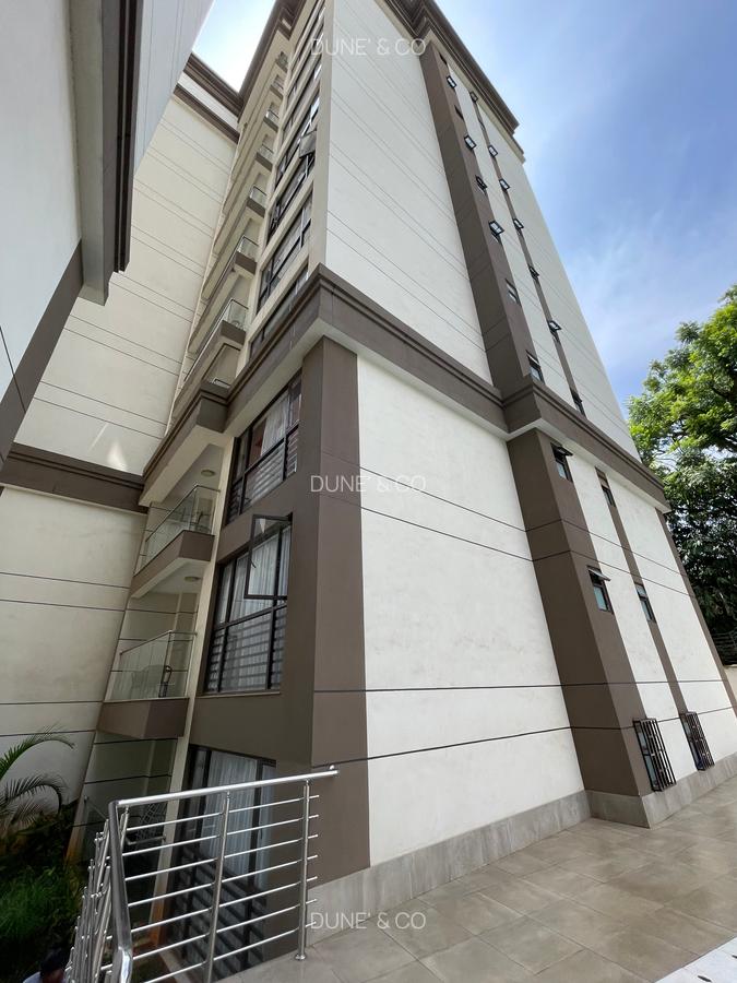 2 Bed Apartment with En Suite in Riverside - 15