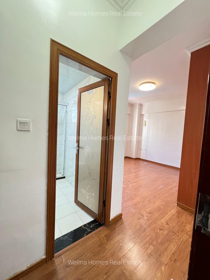 2 Bed Apartment with En Suite in Kilimani - 12