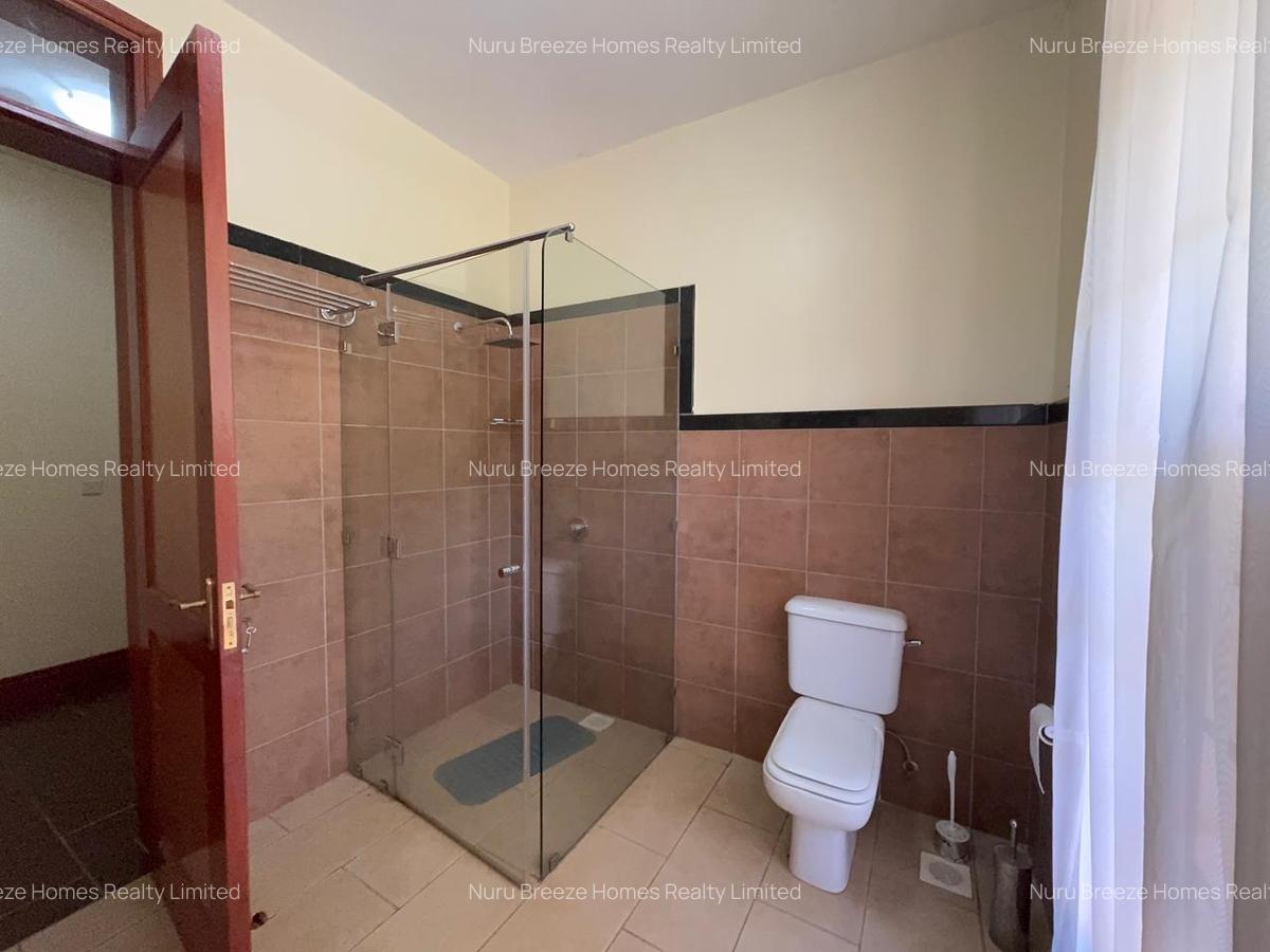 4 Bed House with En Suite in Runda - 9