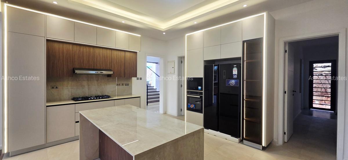 6 Bed Villa with En Suite in Lavington - 6