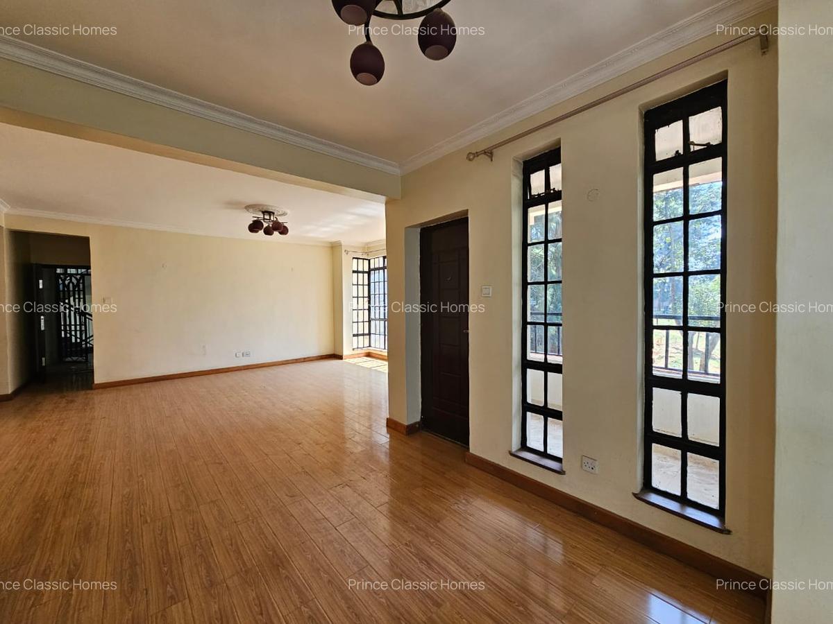 3 Bed Apartment with En Suite in Lavington - 10