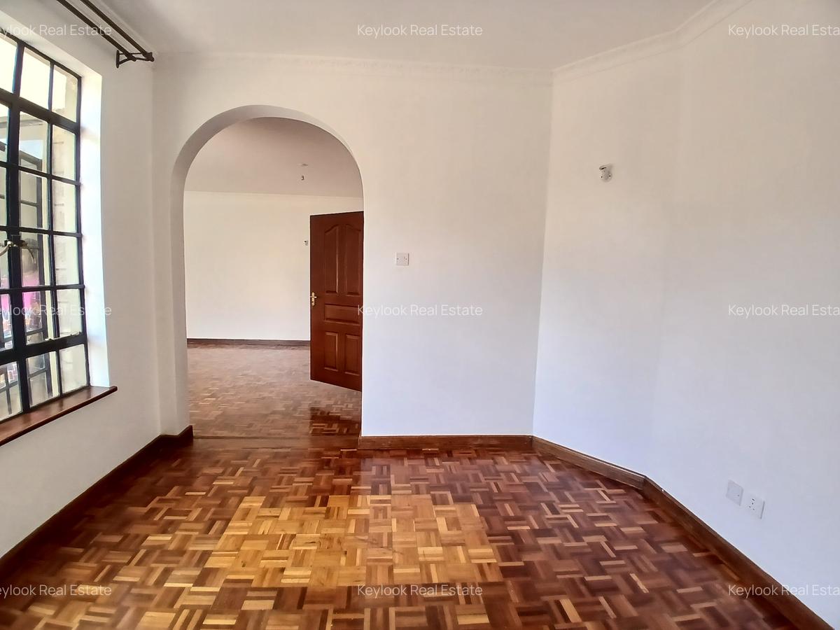 4 Bed Townhouse with En Suite at James Gichuru Road - 18