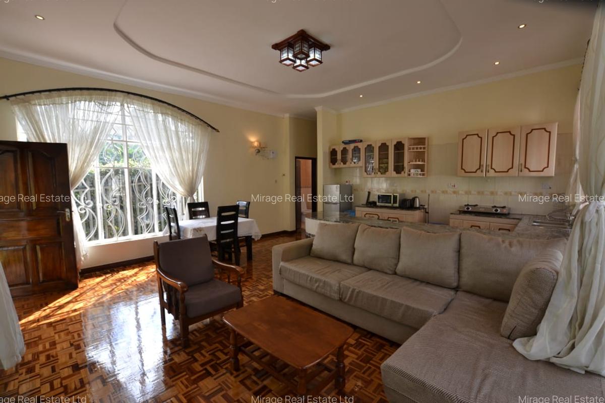 2 Bed Villa with Garden in Lavington - 11