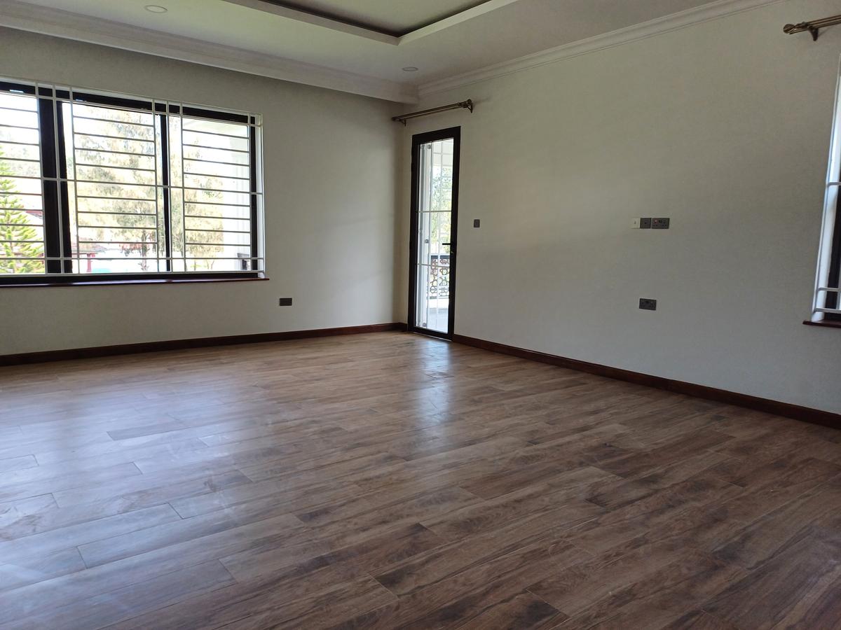 4 Bed Townhouse with En Suite in Karen Hardy - 11