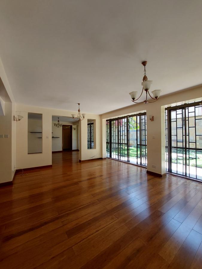 5 Bed Townhouse with En Suite in Lavington - 8