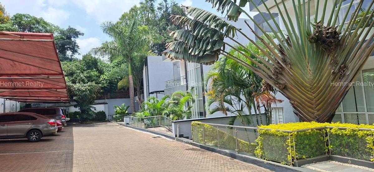 4 Bed Townhouse with En Suite in Spring Valley - 20