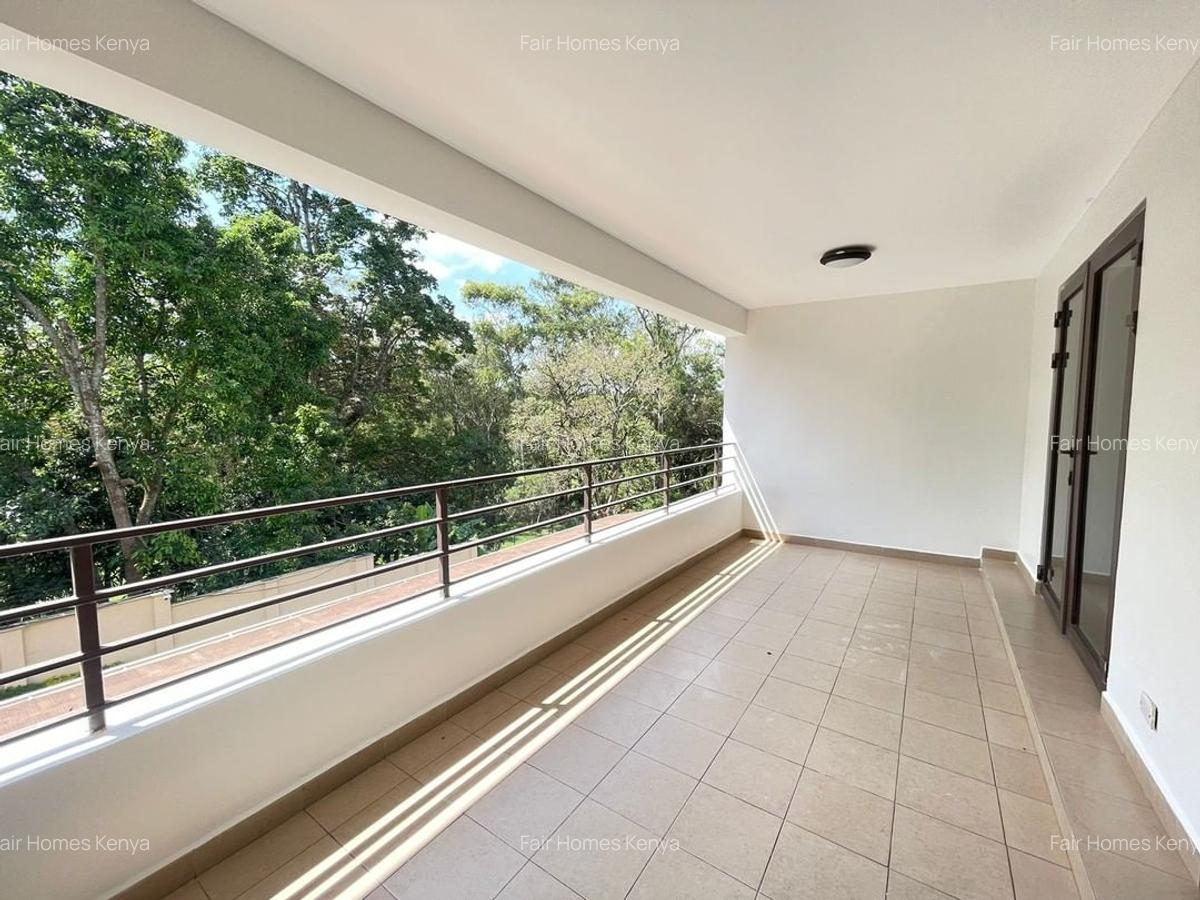 5 Bed Townhouse with En Suite at Lavington Green - 10