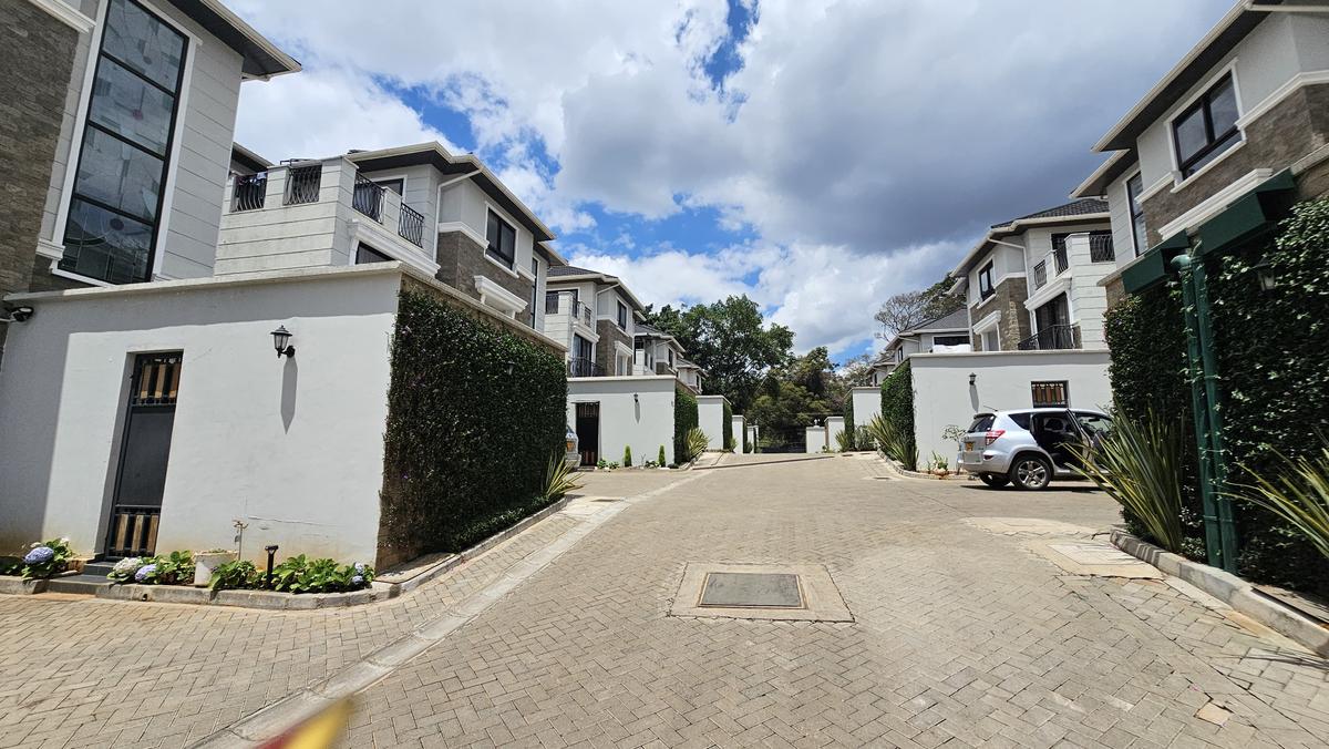 5 Bed Villa with En Suite at Peponi Road - 19