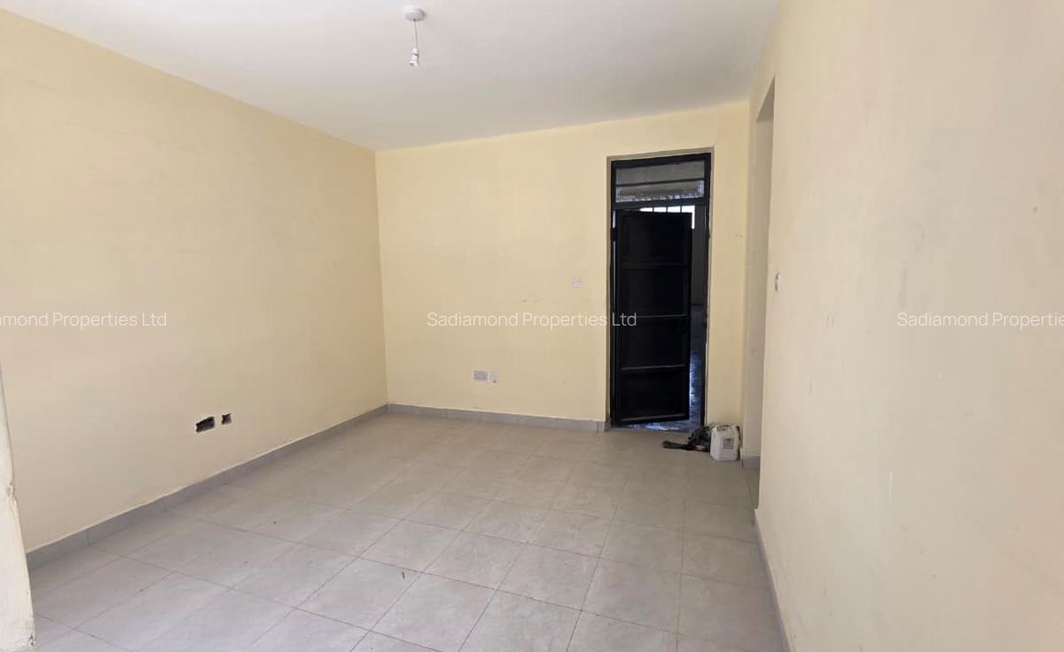 3,500 ft² Warehouse with Parking in Eastern ByPass - 4