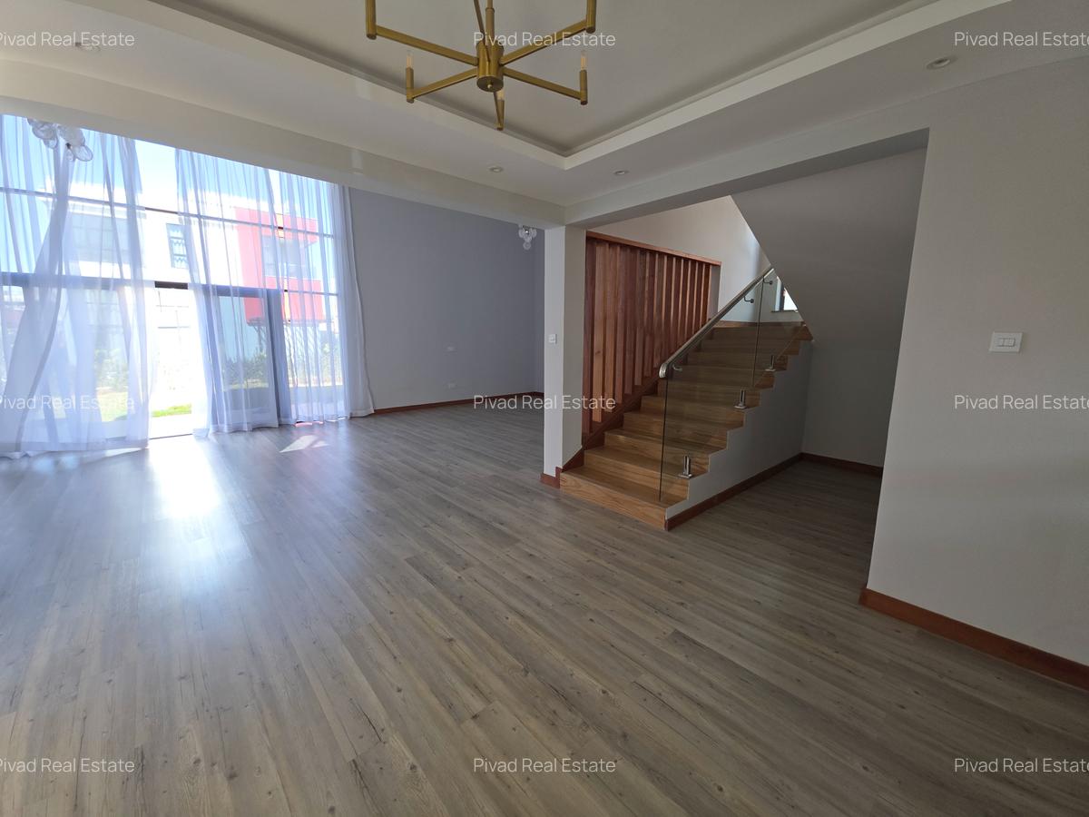 4 Bed Townhouse with Swimming Pool in Membley - 17