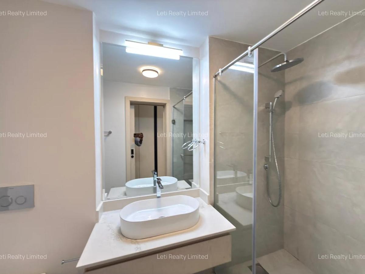 6 Bed Townhouse with En Suite in Lavington - 12