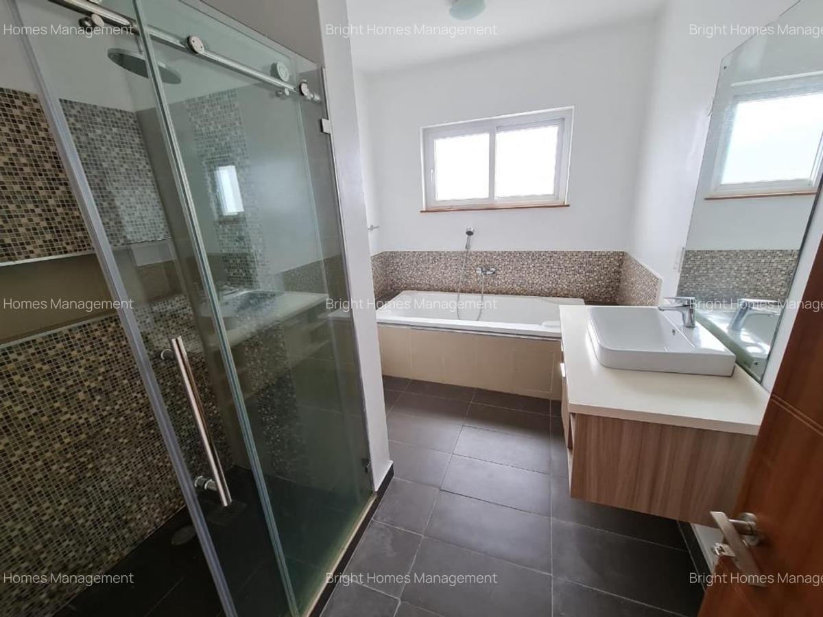 4 Bed Apartment with En Suite in Lavington - 17