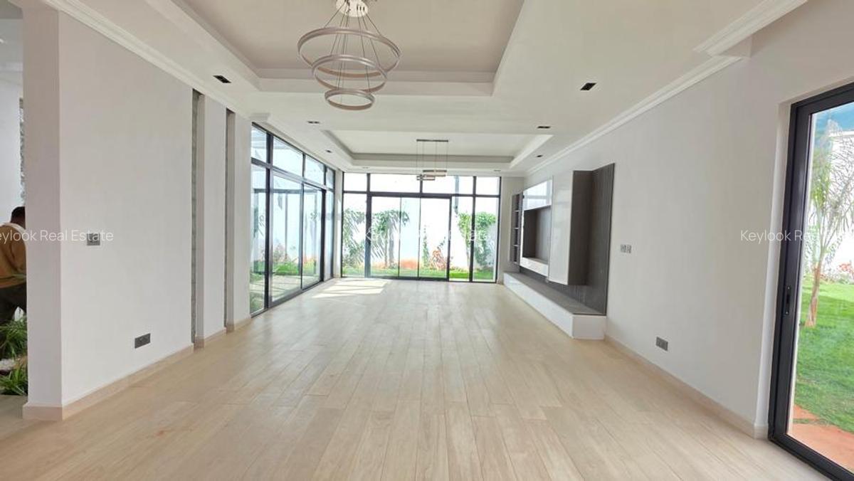 5 Bed Townhouse with En Suite at Lavington - 7