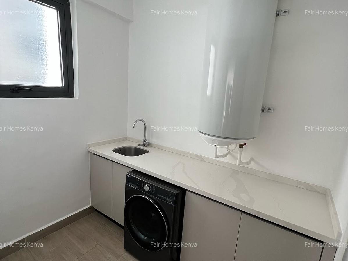 3 Bed Apartment with En Suite at Riverside Drive - 6