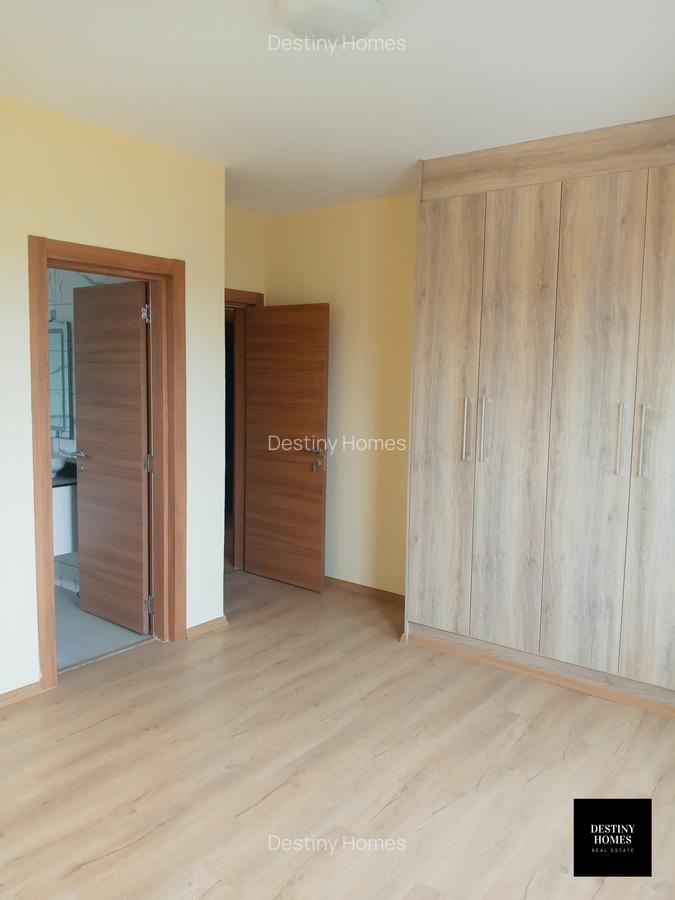 2 Bed Apartment with En Suite in Nairobi West - 2