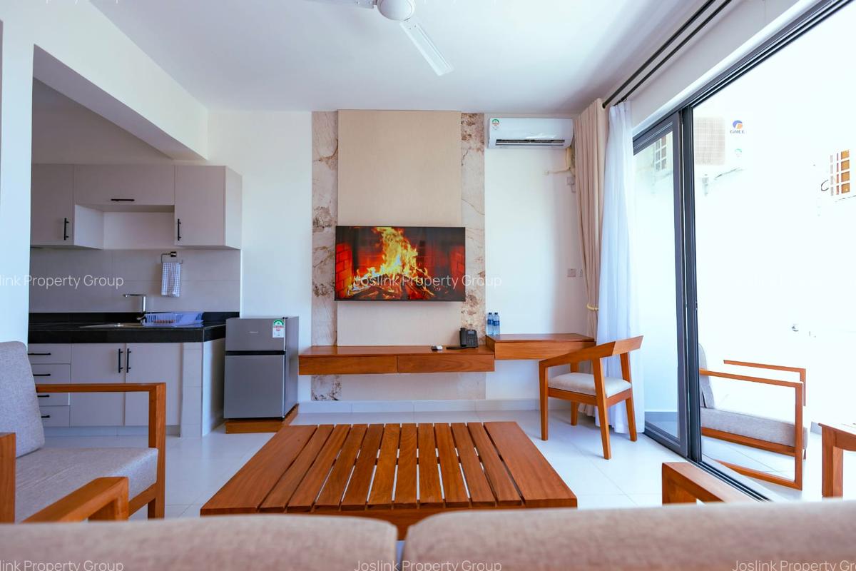 1 Bed Townhouse with En Suite at Greenwood Drive - 4